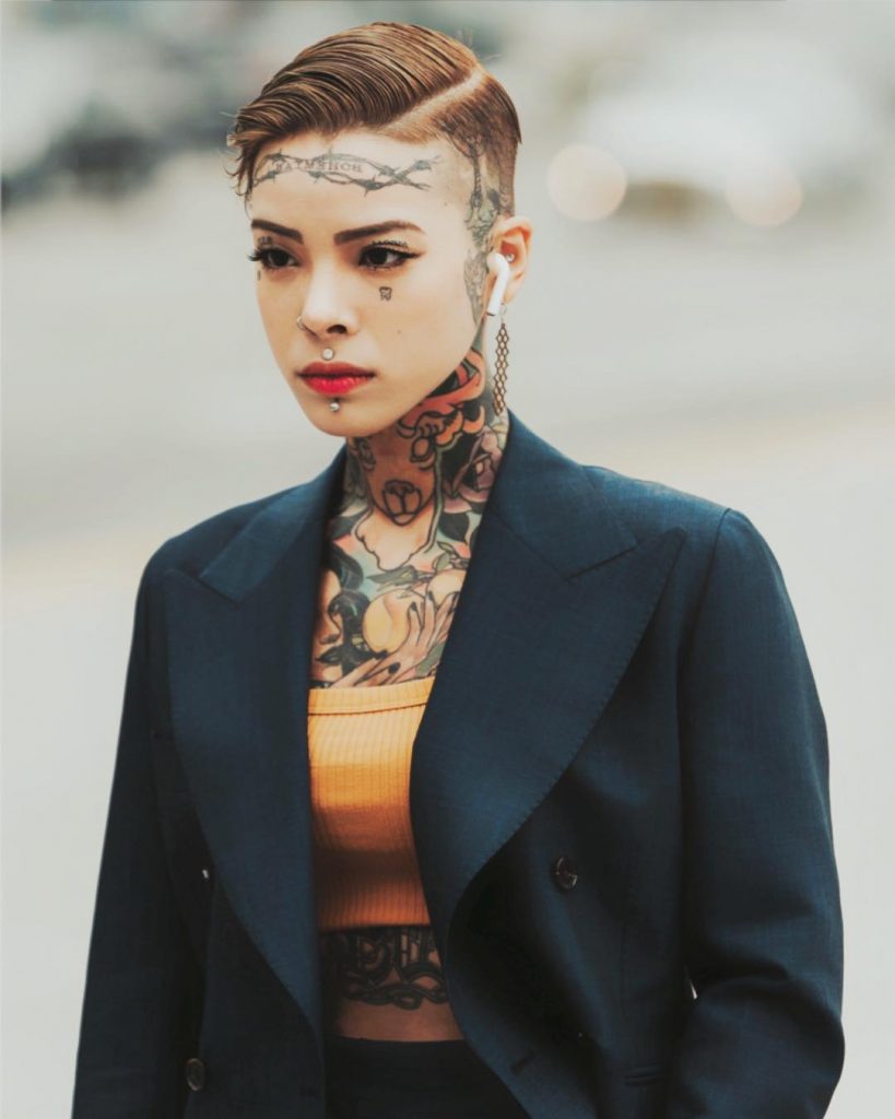 Tattoo-Künstlerin Ember Kim aus Südkorea