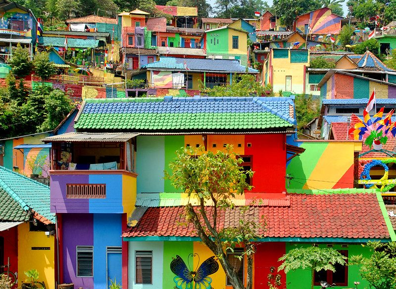 Regenbogendorf Kampung Pelangi in Indonesien